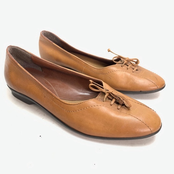 NATURALIZER Brown Flats Loafers Leather Shoes 7.5 - Picture 1 of 16